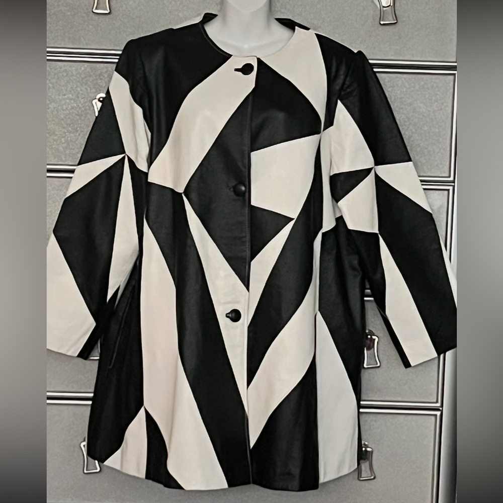 VIA ACCENTI WOMEN NAPOLINE PATCH WORK BLACK/WHITE 
GENUINE LEATHER JACKET SIZE 8